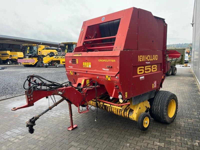 New Holland 658