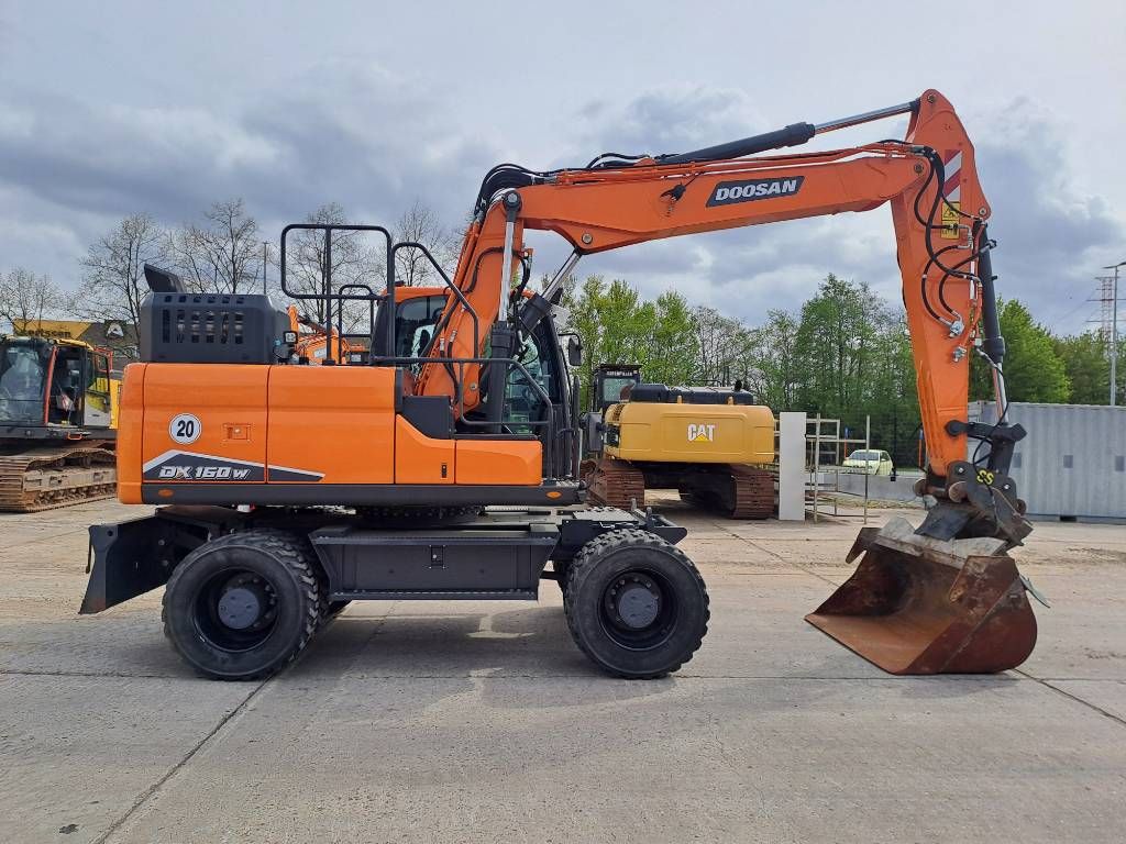 Doosan DX160W-7