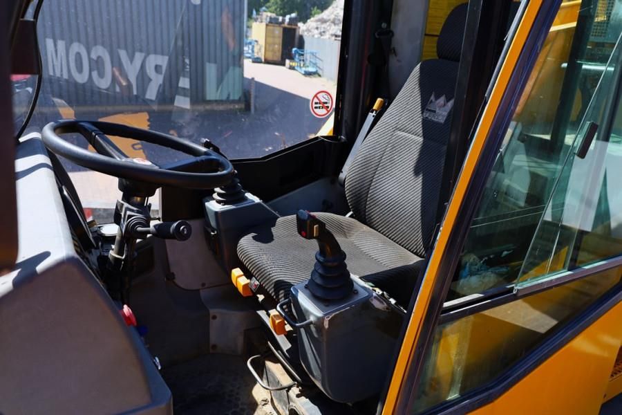 Demag AC30 City Diesel, 4x4x4 Drive, 30t Capacity, 25m M