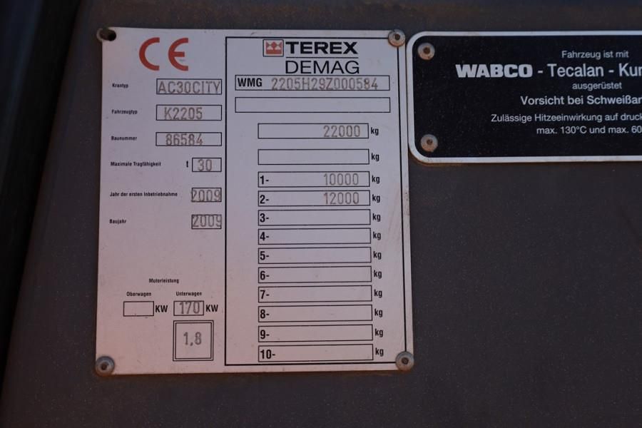 Demag AC30 City Diesel, 4x4x4 Drive, 30t Capacity, 25m M