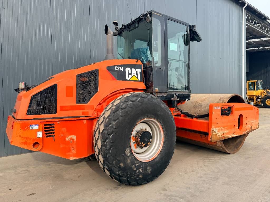 CAT CS74