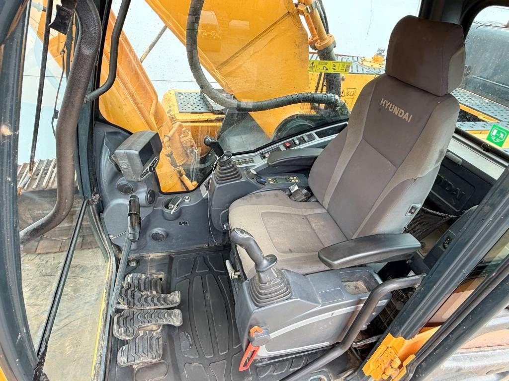 Hyundai R430LC - Hammer Lines / Quick Coupler