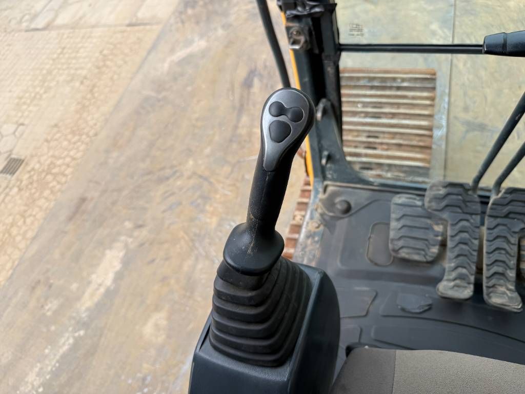 Hyundai R430LC - Hammer Lines / Quick Coupler