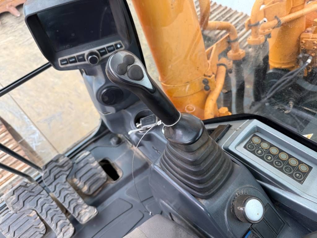 Hyundai R430LC - Hammer Lines / Quick Coupler