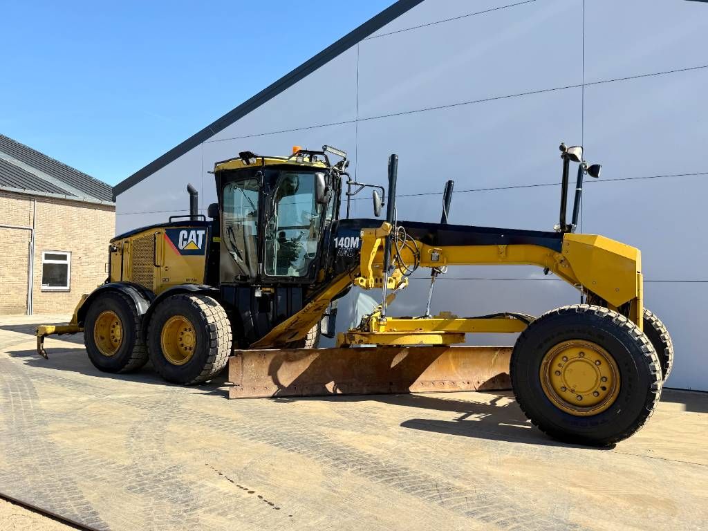 CAT 140M AWD - Joystick Control / 3 Tine Ripper