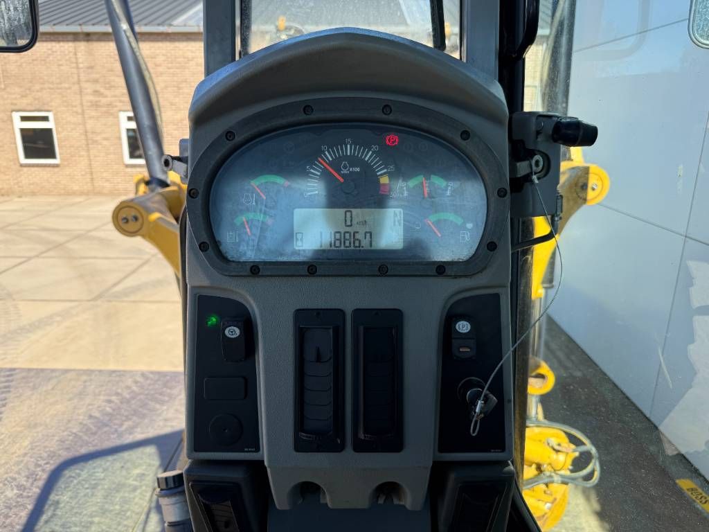 CAT 140M AWD - Joystick Control / 3 Tine Ripper