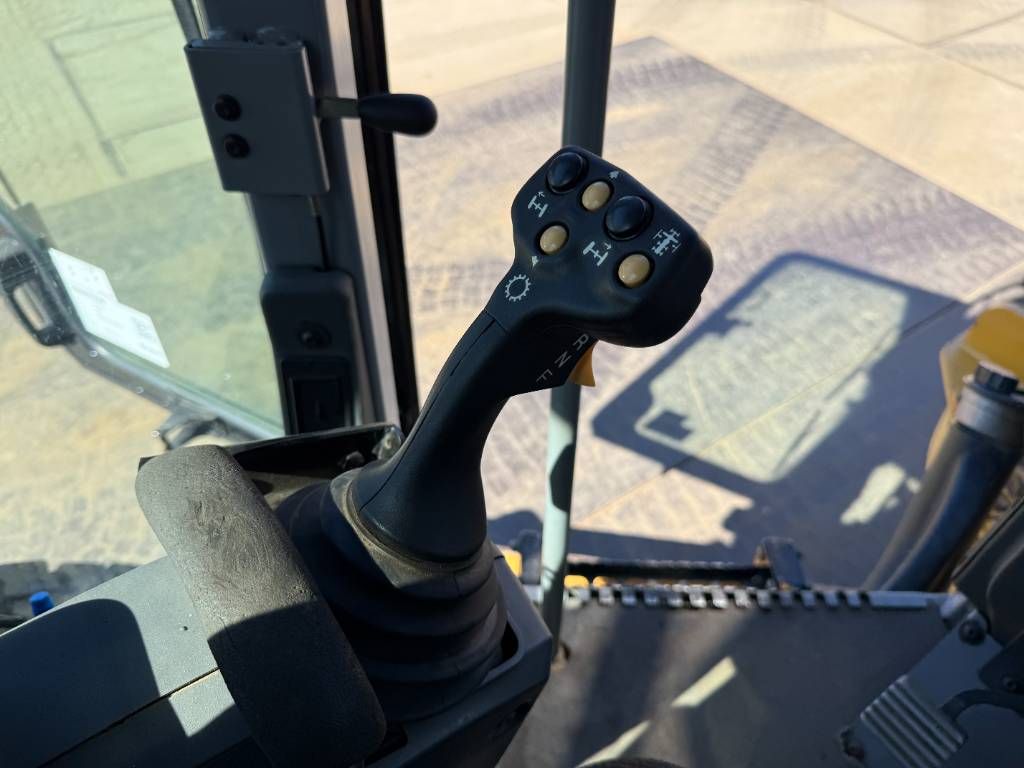 CAT 140M AWD - Joystick Control / 3 Tine Ripper