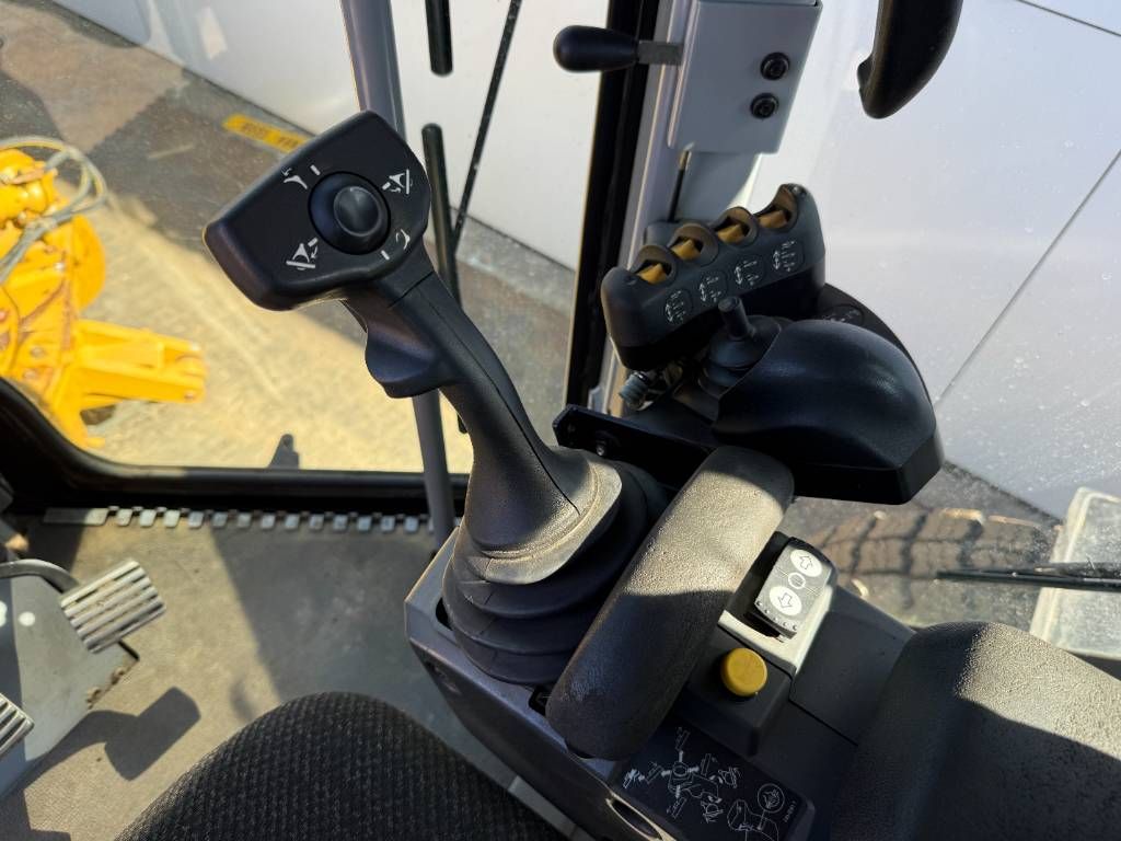 CAT 140M AWD - Joystick Control / 3 Tine Ripper