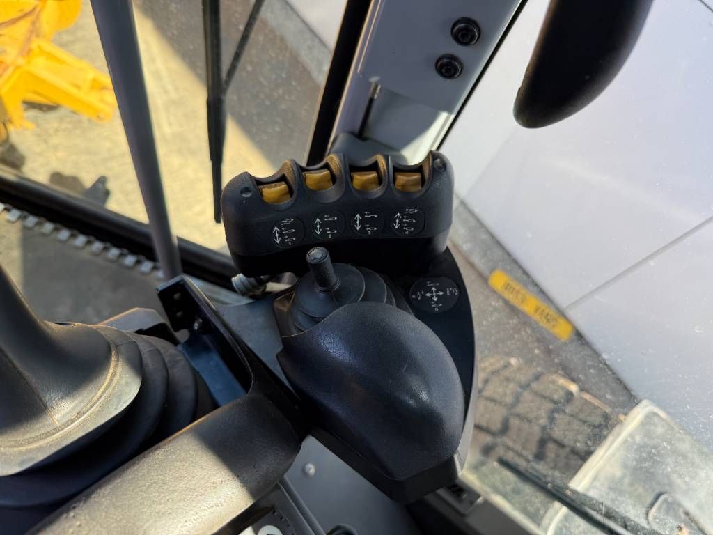 CAT 140M AWD - Joystick Control / 3 Tine Ripper