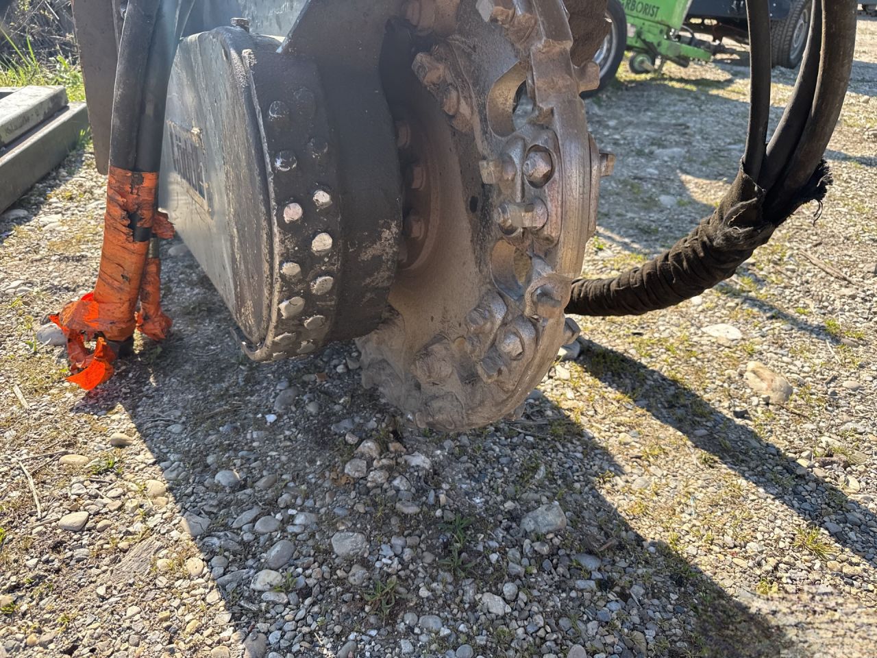 Hydraulische Boomstronk / boomstomp stobbenfrees voor de kraan