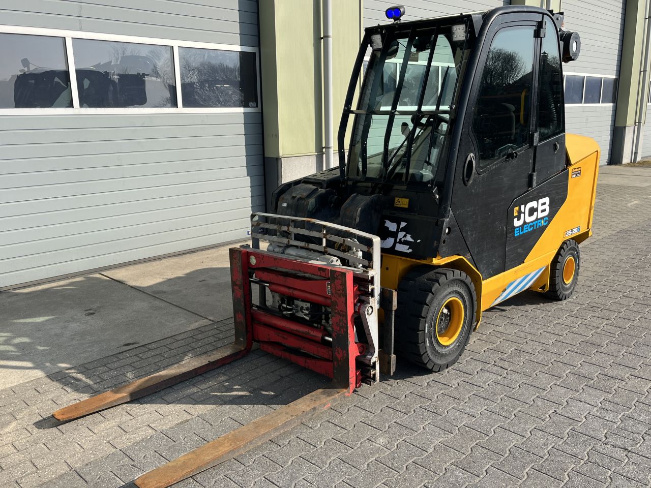 Elektrische JCB Teletruk 35-22E Heftruck 3.5 ton Free Lift 4 mt