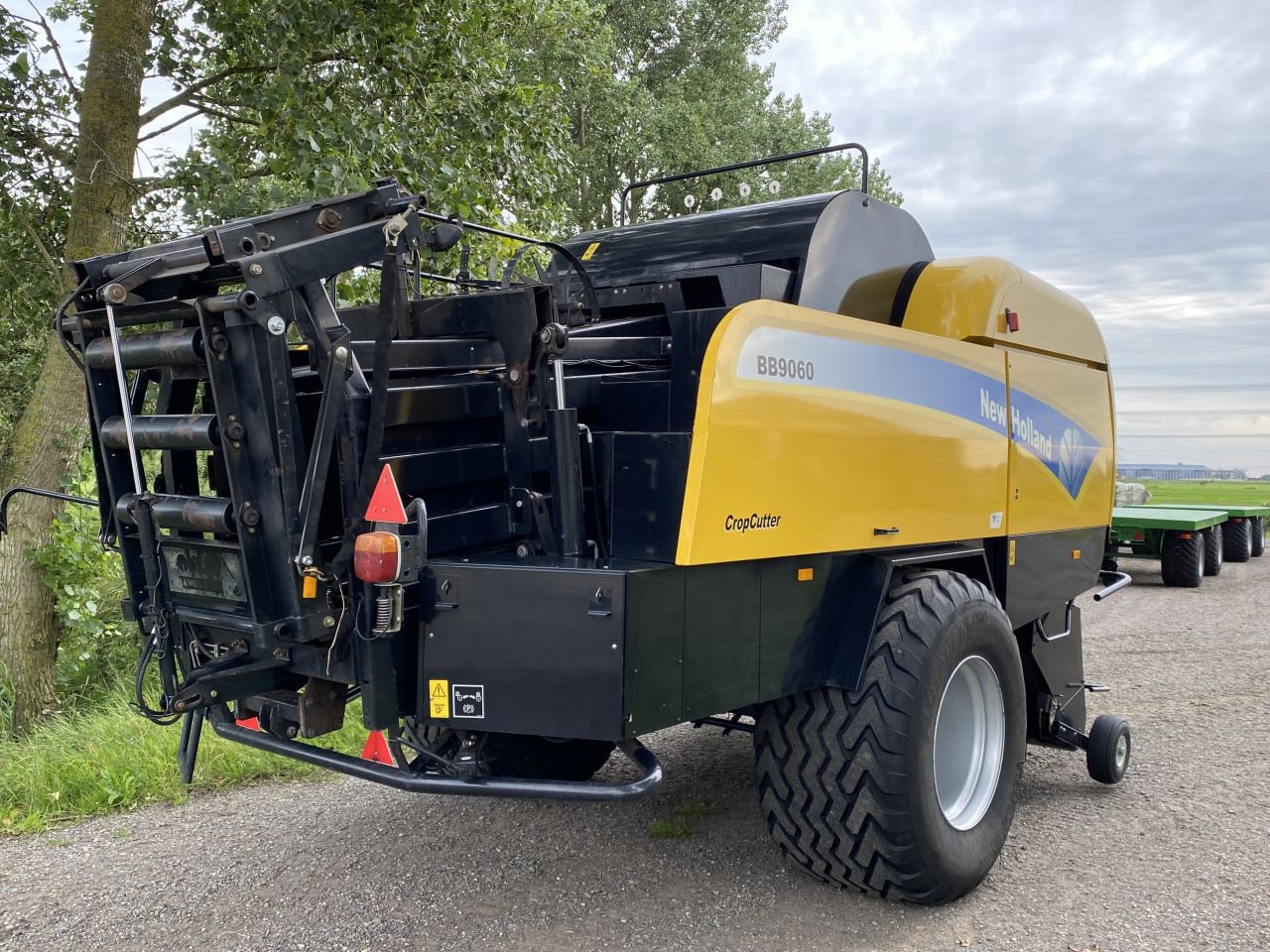 NEW HOLLAND BB9060 ( 80x90 ) met W-rotor , direct inzetbaar