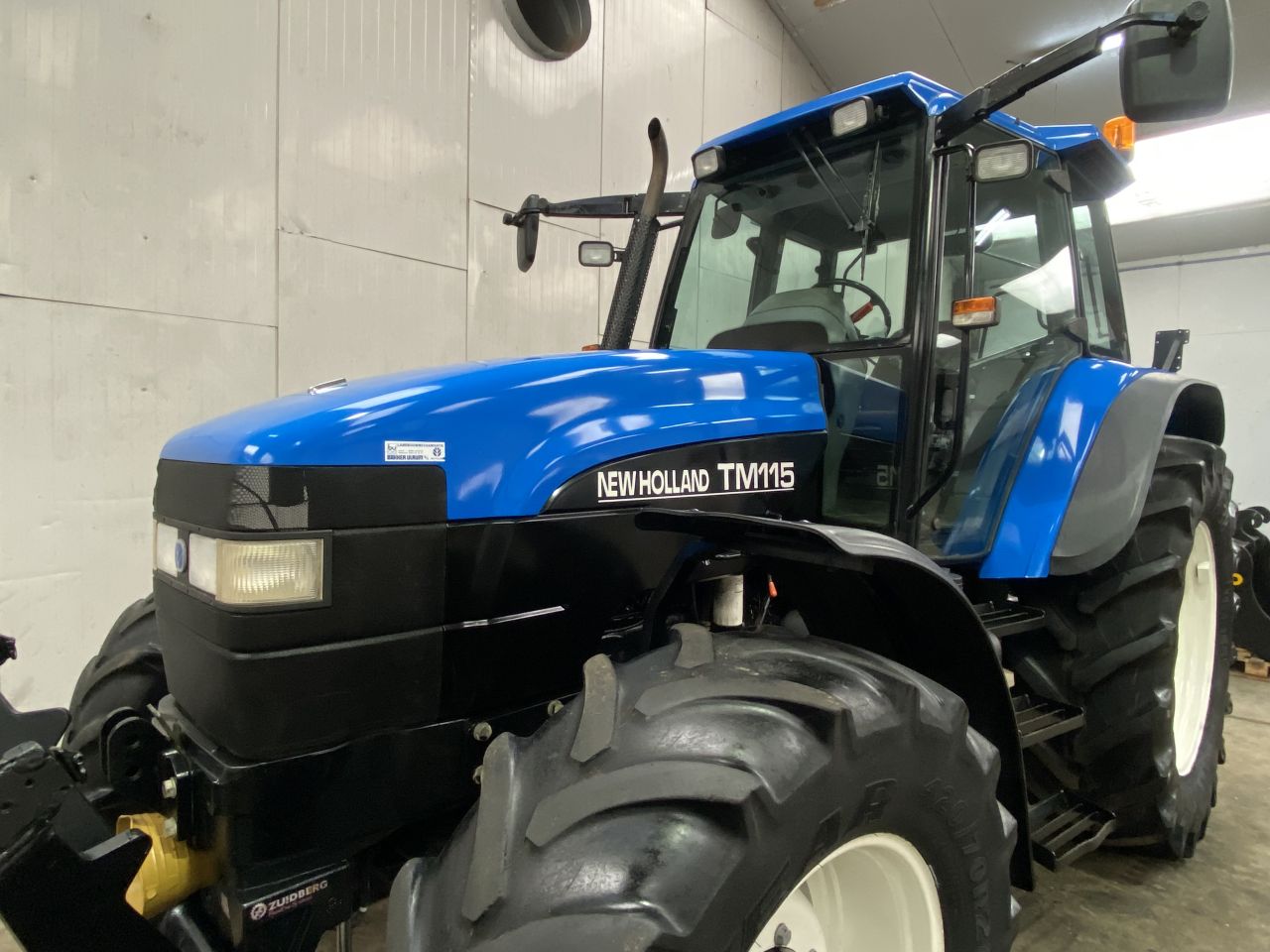 NEW HOLLAND TM 115