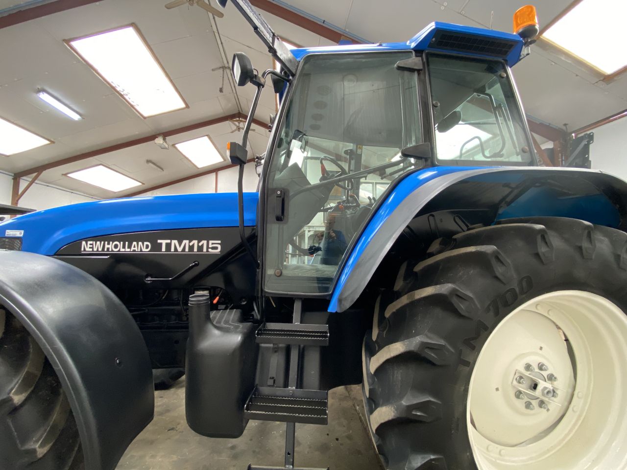 NEW HOLLAND TM 115