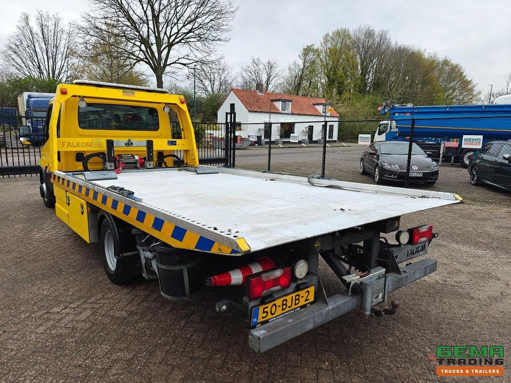 Iveco 70C18 4x2 Euro6Y – 7 Sitze – Falkom FAS3000 + Seilwinde 3600 kg + Fernbedienung – TÜV bis 01/2027