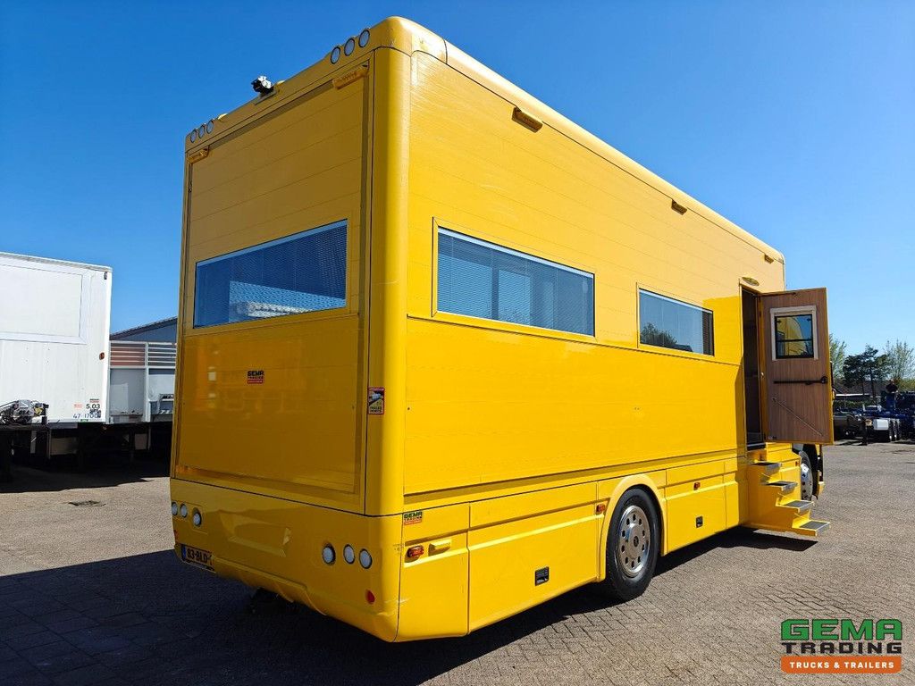 Volvo FM 370 4x2 Globetrotter (5 Seats) Euro6C - RoelofsenOpbouw - Camper / Office - Full Air Conditioning - Air Conditioning - Electric Sliding Door - TOP!