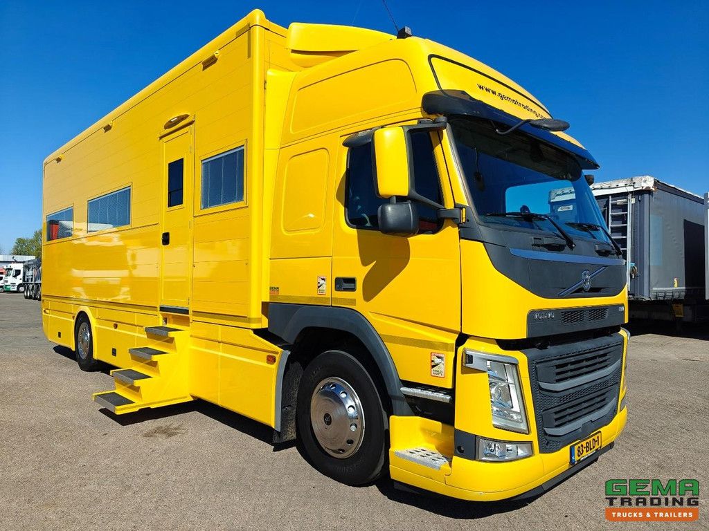 Volvo FM 370 4x2 Globetrotter (5 Seats) Euro6C - RoelofsenOpbouw - Camper / Office - Full Air Conditioning - Air Conditioning - Electric Sliding Door - TOP!