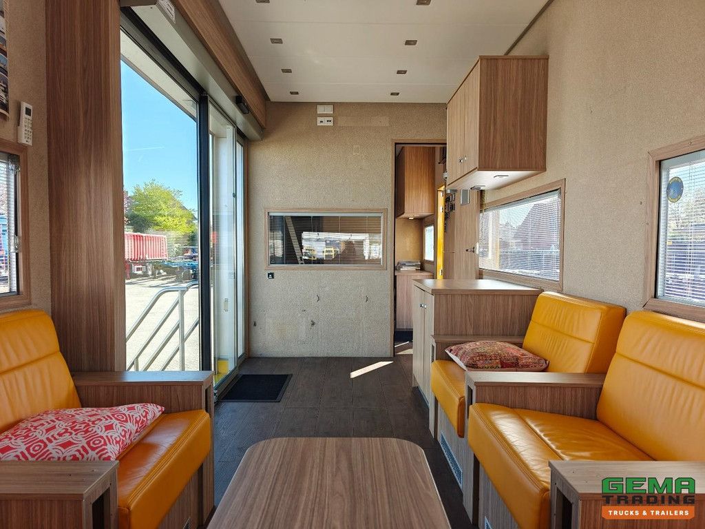 Volvo FM 370 4x2 Globetrotter (5 Seats) Euro6C - RoelofsenOpbouw - Camper / Office - Full Air Conditioning - Air Conditioning - Electric Sliding Door - TOP!