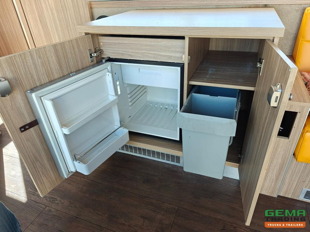 Volvo FM 370 4x2 Globetrotter (5 Seats) Euro6C - RoelofsenOpbouw - Camper / Office - Full Air Conditioning - Air Conditioning - Electric Sliding Door - TOP!