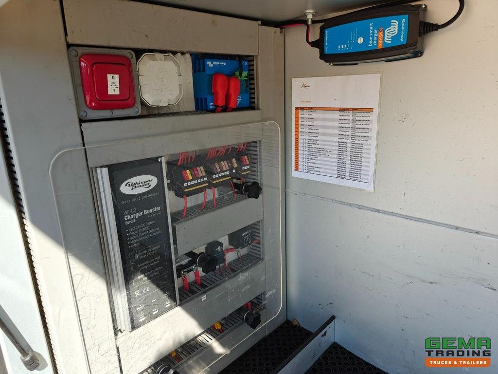 Volvo FM 370 4x2 Globetrotter (5 Seats) Euro6C - RoelofsenOpbouw - Camper / Office - Full Air Conditioning - Air Conditioning - Electric Sliding Door - TOP!