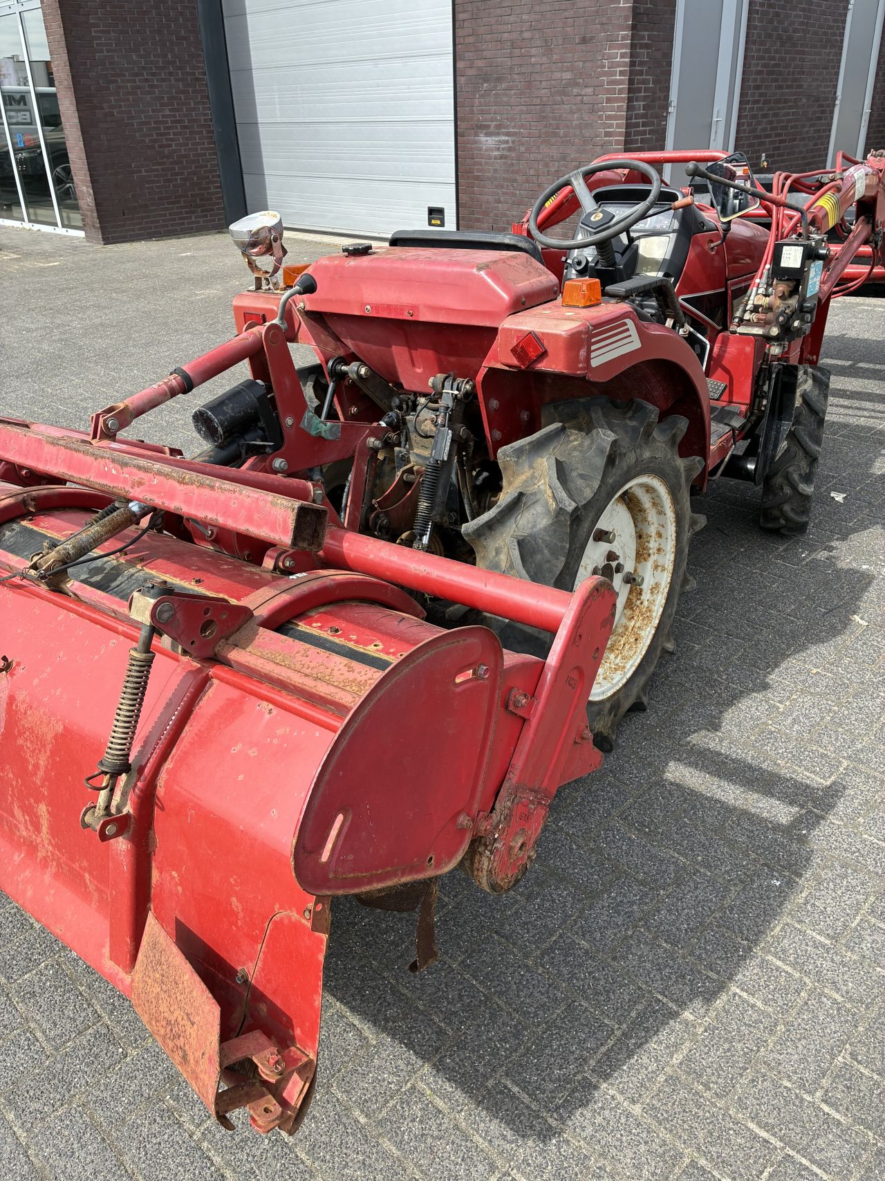 Mitsubishi mt165 met voorlader
