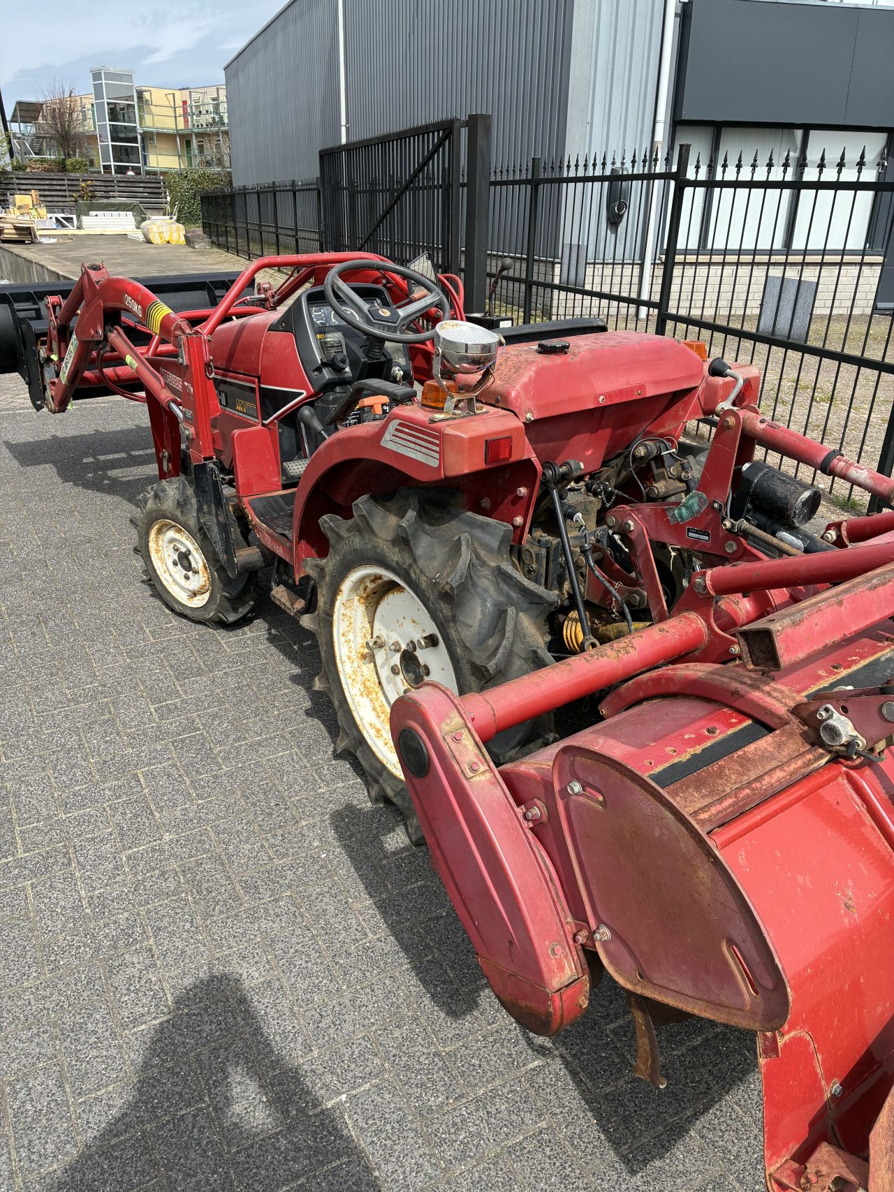 Mitsubishi mt165 met voorlader