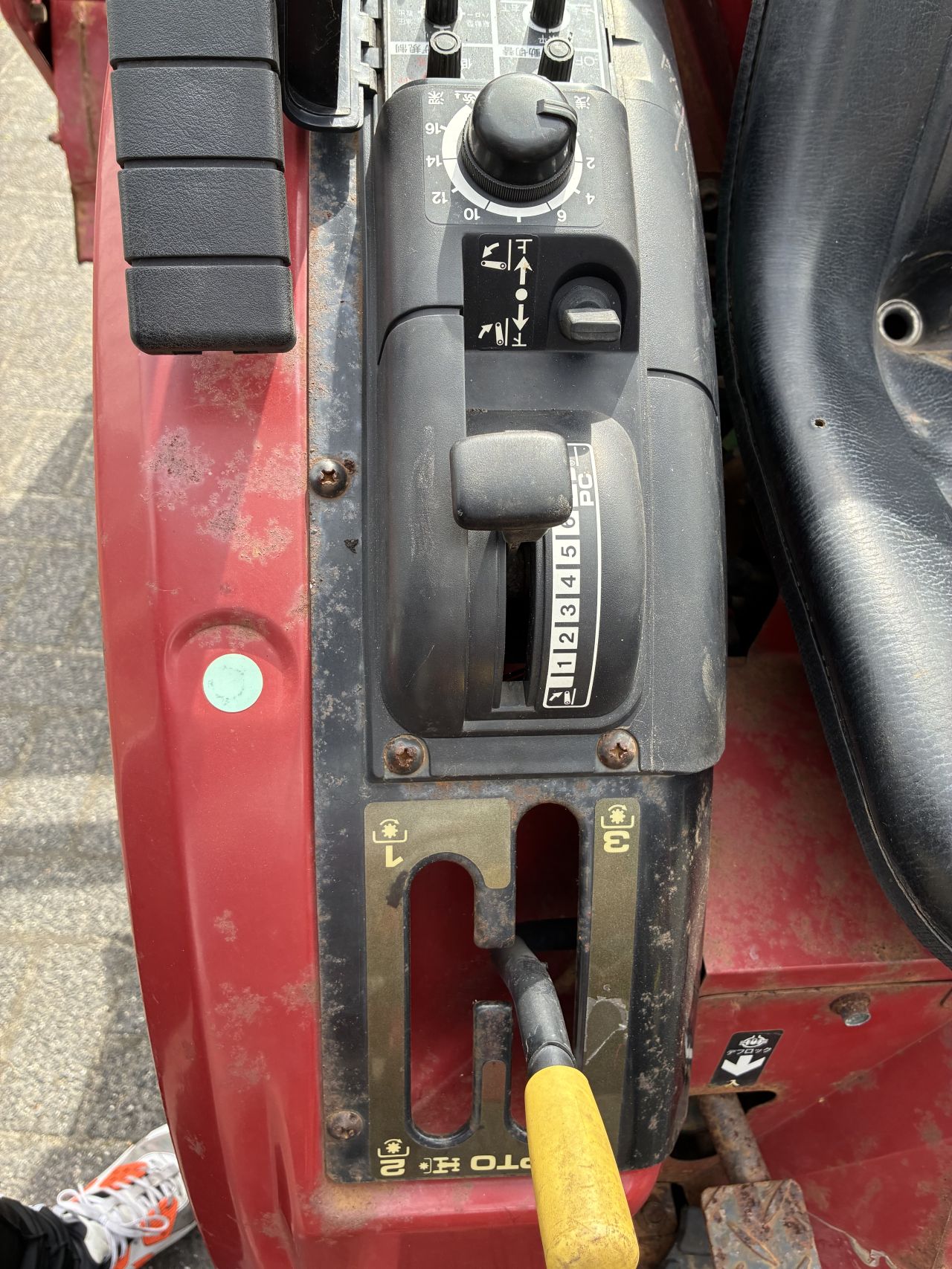 Mitsubishi mt165 met voorlader