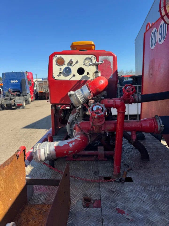 Saviem SM8 **4x4-WATERTANK + PUMPS**