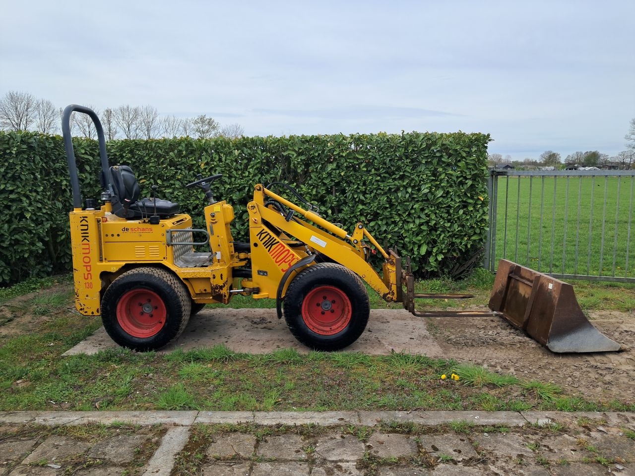Knikmops 130 ( Bj 2011 ) Kniklader / Kubota / Shovel / Loader