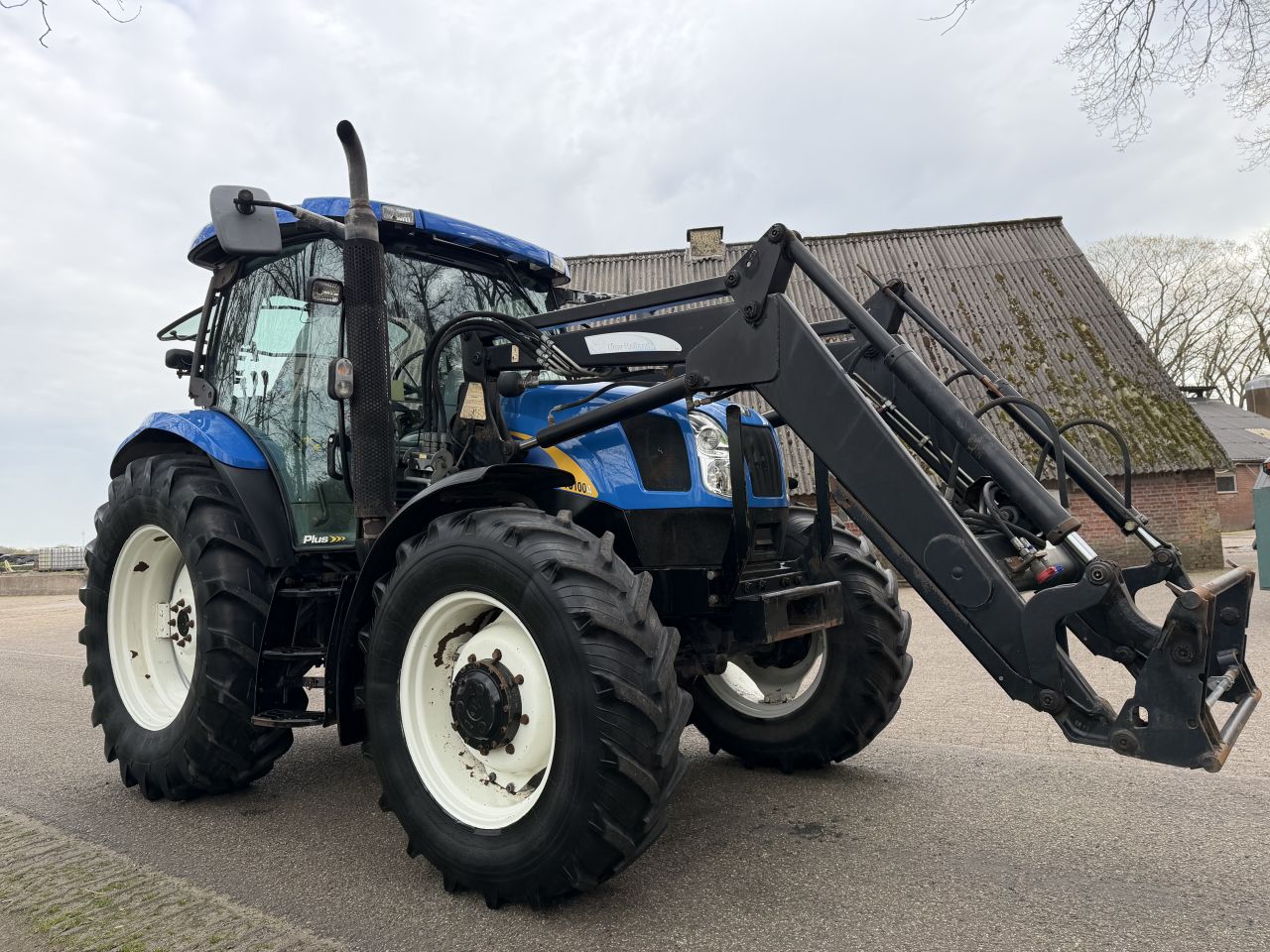New Holland TS100A Plus