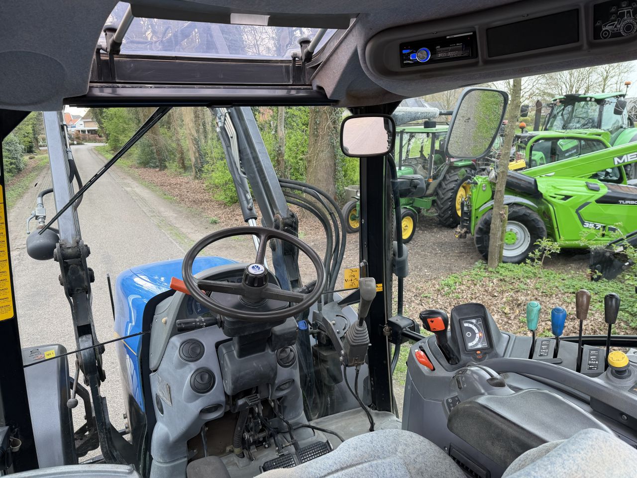 New Holland TS100A Plus