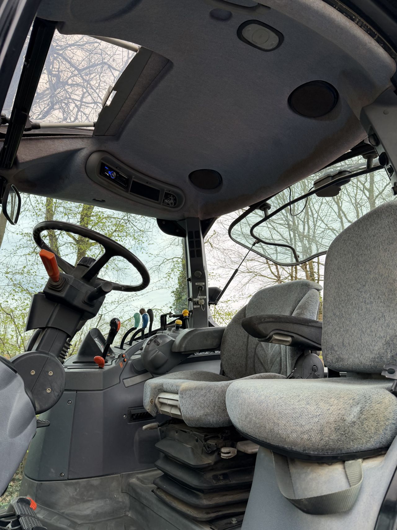 New Holland TS100A Plus