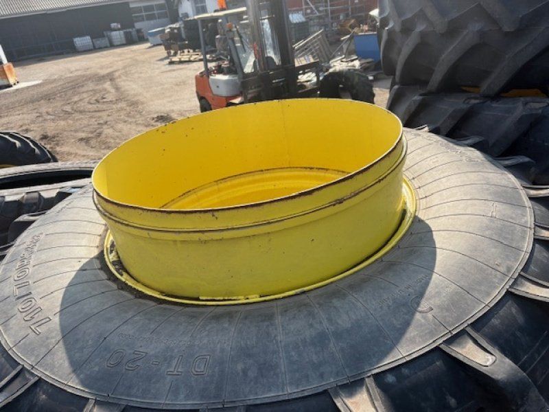 Dneproshina 710/70 R38 90% DÆK.