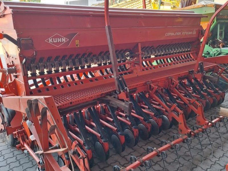Kuhn HR4003D/INTEGRA GII