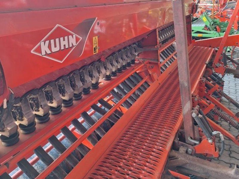 Kuhn HR4003D/INTEGRA GII
