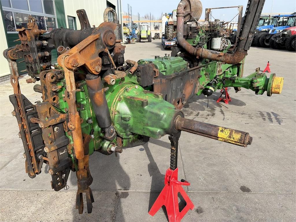 John Deere 7000- 10 Series