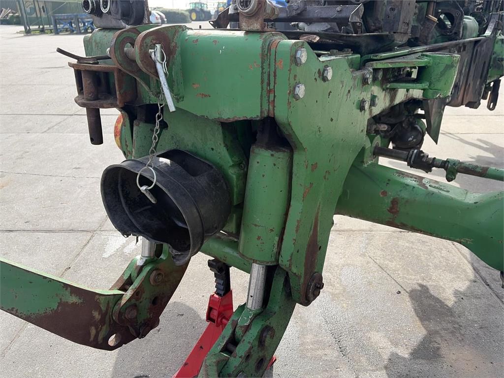 John Deere 7000- 10 Series