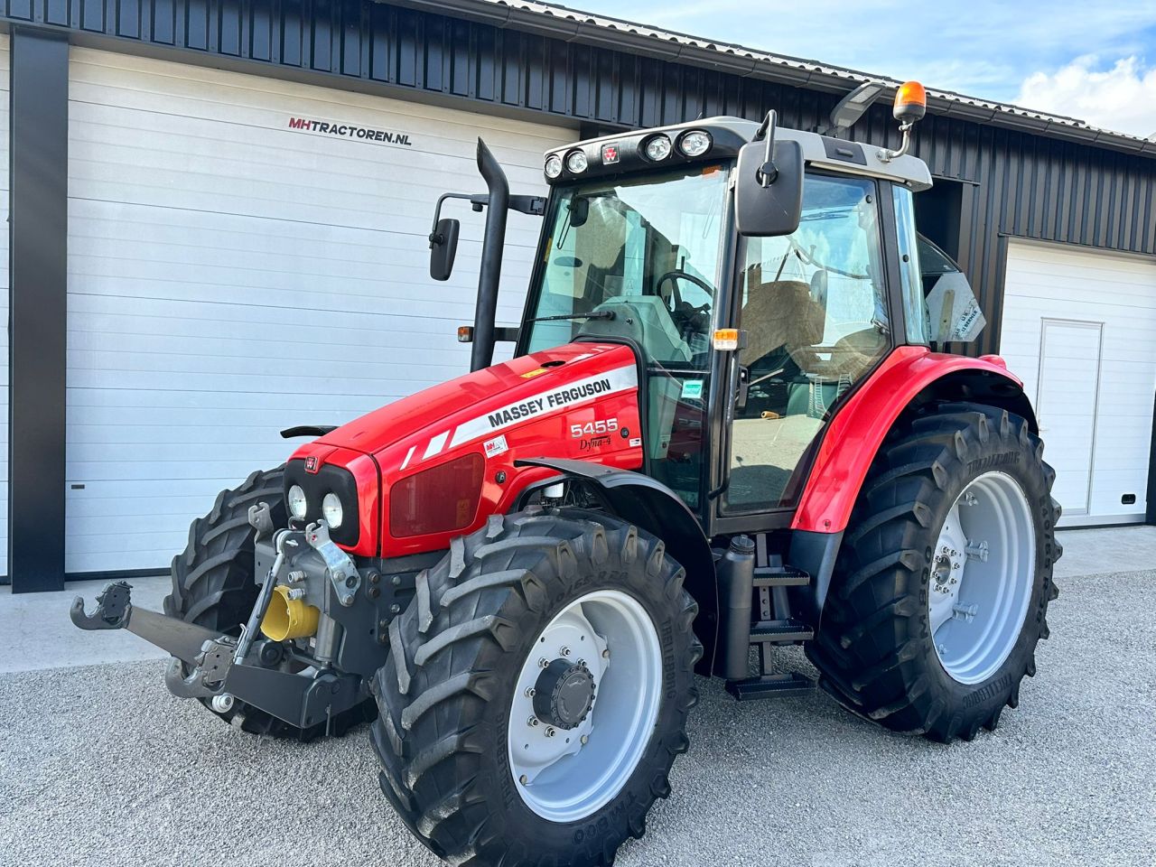 Massey Ferguson 5455