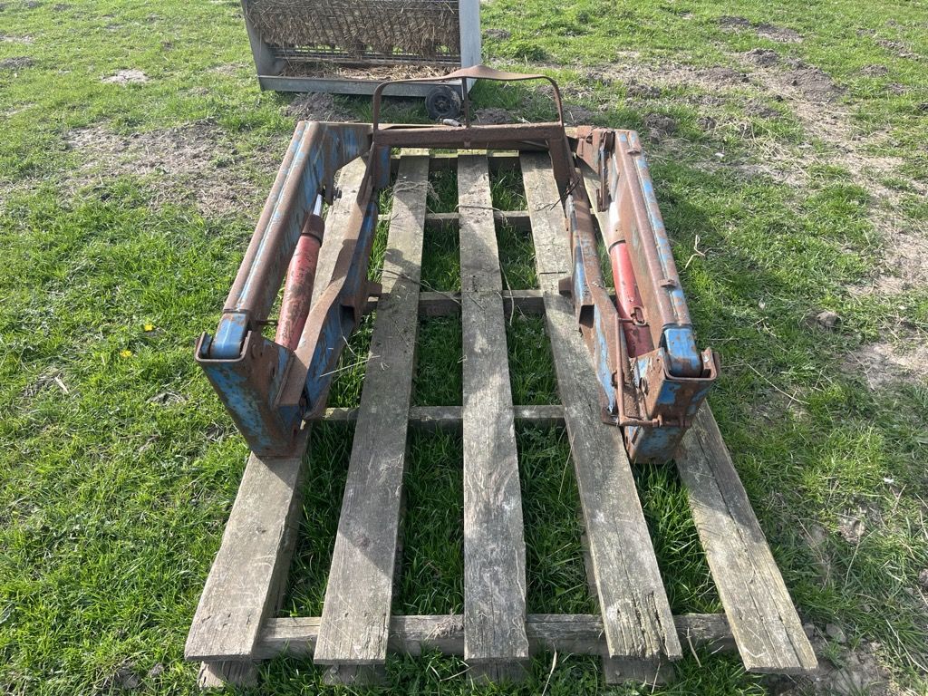 Voorlader Mil voor o.a. Ford 4610