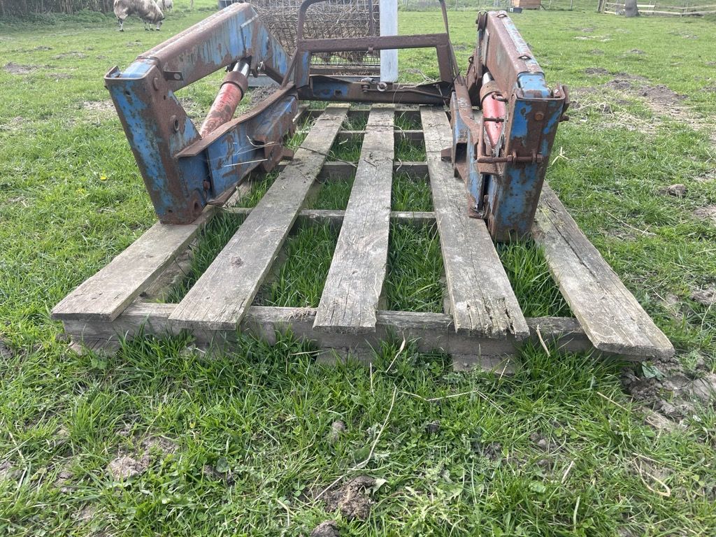 Voorlader Mil voor o.a. Ford 4610