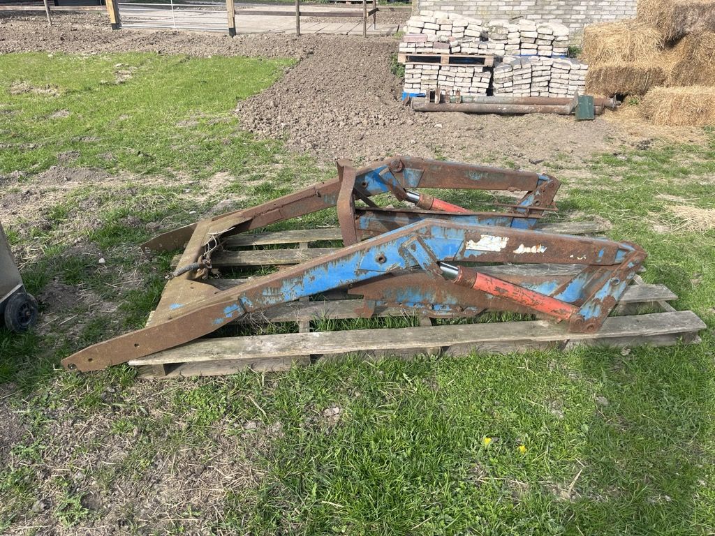 Voorlader Mil voor o.a. Ford 4610