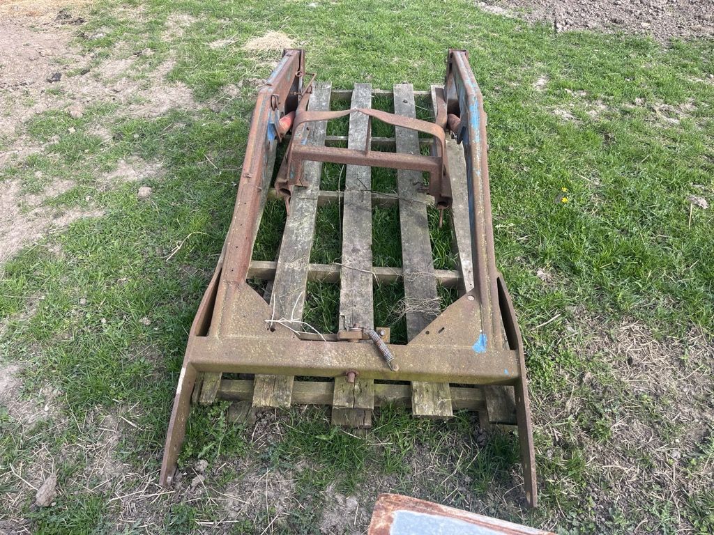 Voorlader Mil voor o.a. Ford 4610