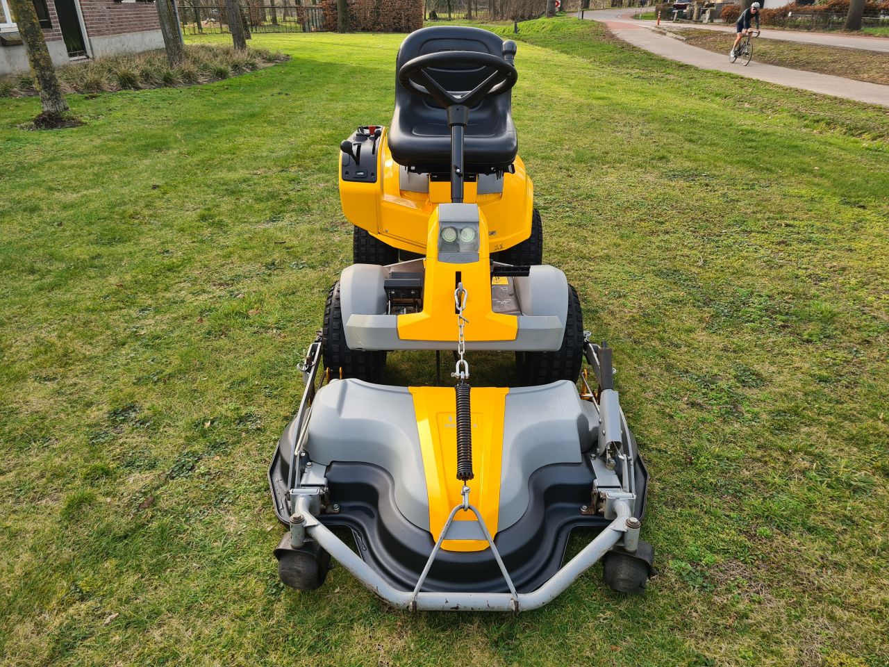 Stiga park Excellent frontmaaier hydrostaat 2 cilinder Vanquard.