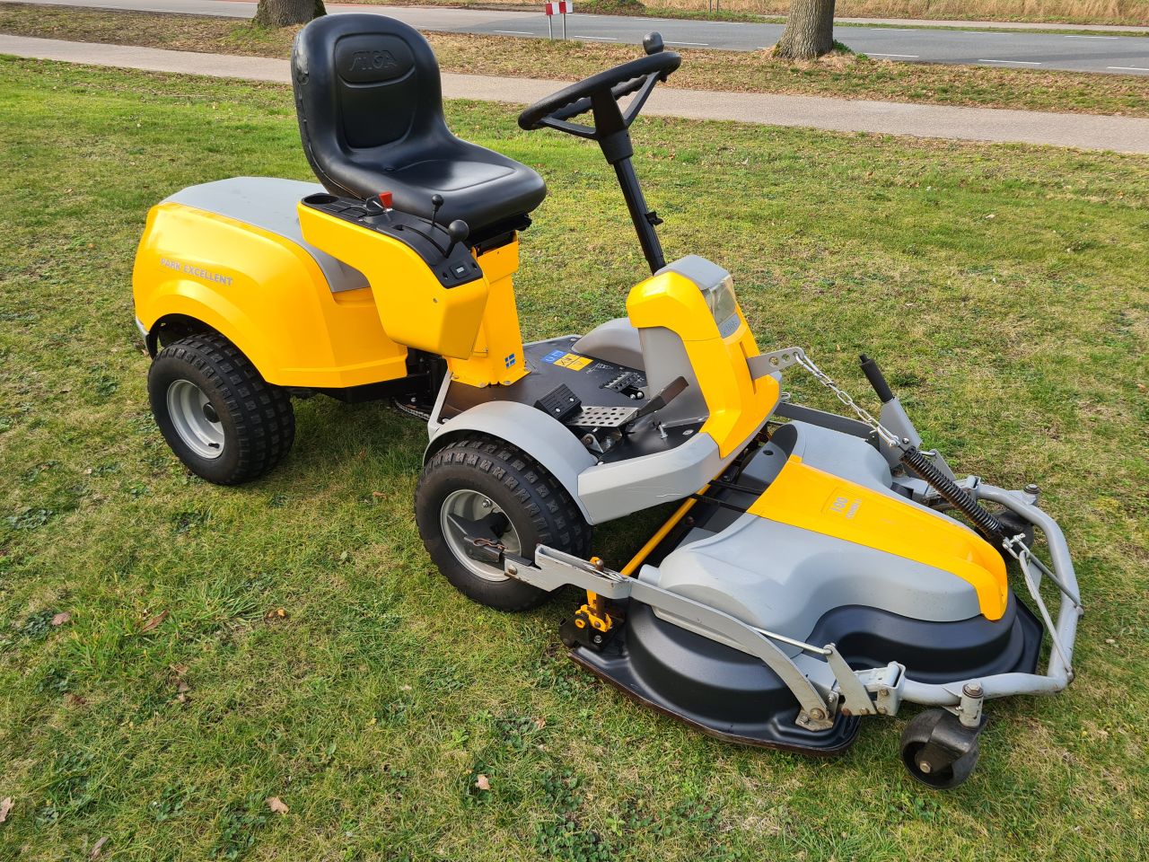 Stiga park Excellent frontmaaier hydrostaat 2 cilinder Vanquard.