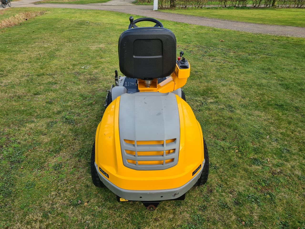 Stiga park Excellent frontmaaier hydrostaat 2 cilinder Vanquard.