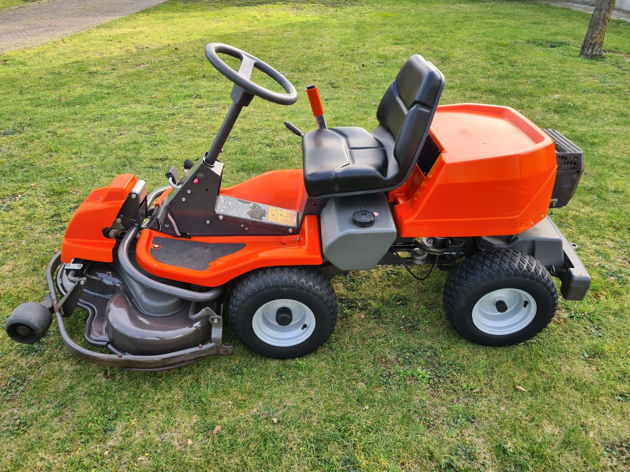 Husqvarna Rider 16 hydrostaat frontmaaier mulch maaier.