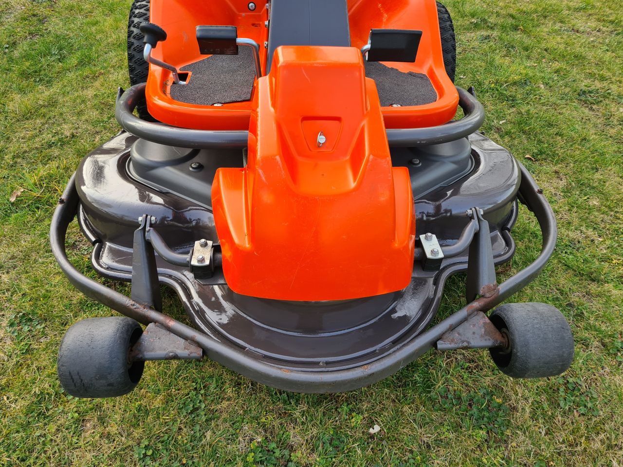 Husqvarna Rider 16 hydrostaat frontmaaier mulch maaier.