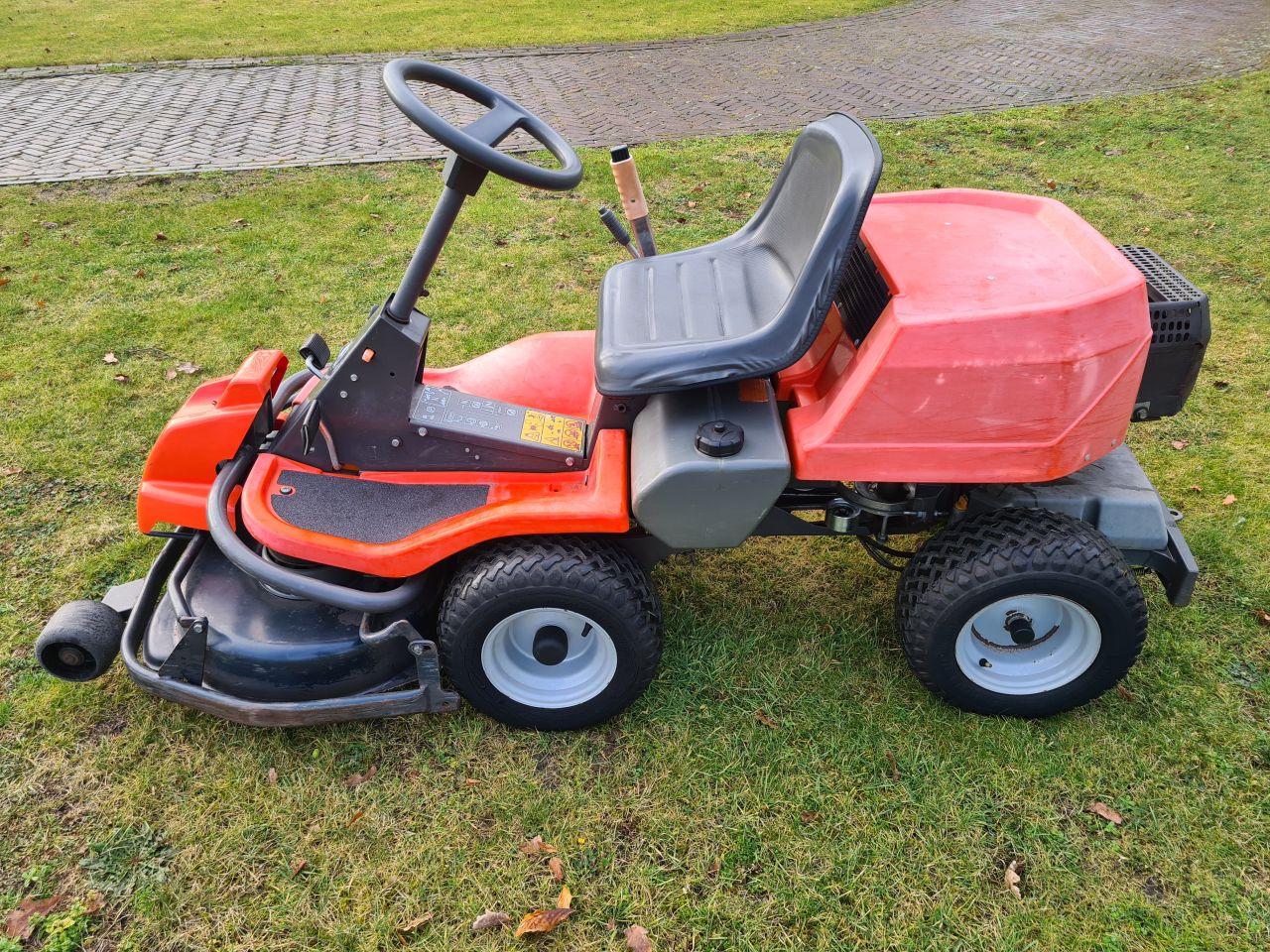 Husqvarna Rider 13 hydrostaat frontmaaier mulch maaier.