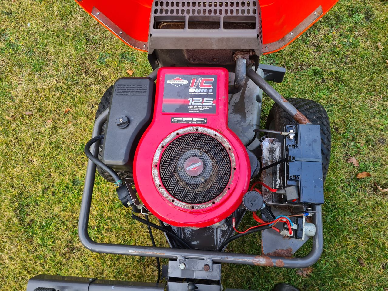 Husqvarna Rider 13 hydrostaat frontmaaier mulch maaier.