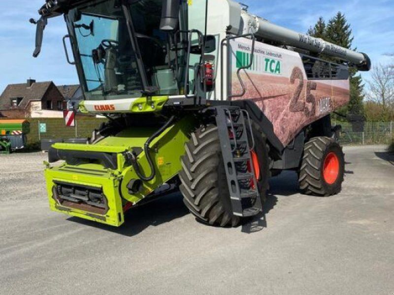 Claas TRION 750